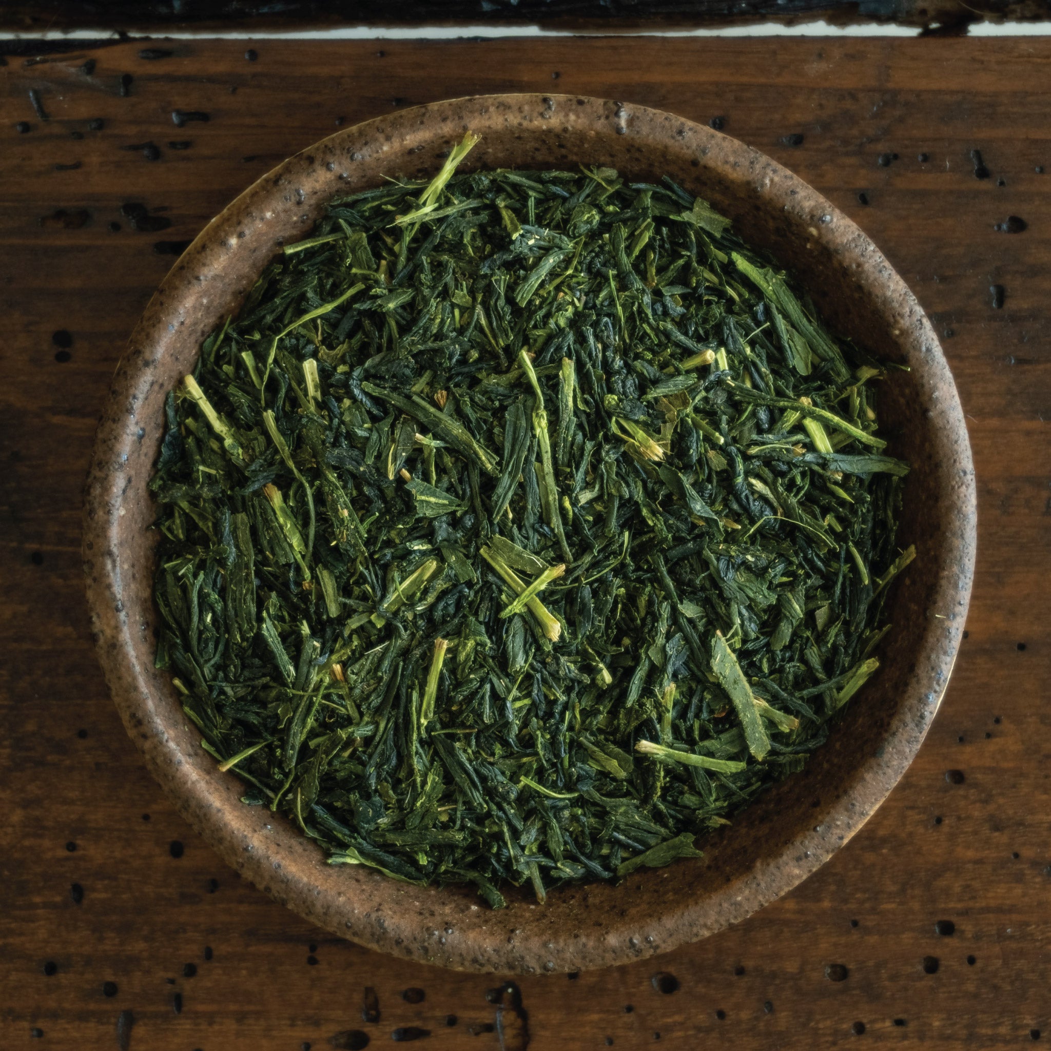 Té verde: Té verde fresco y lleno de vitalidad, reconocido por sus propiedades antioxidantes y su sabor refrescante.